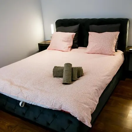 公寓 Big 2 Bedrooms Stylish Romana Square Downtown *