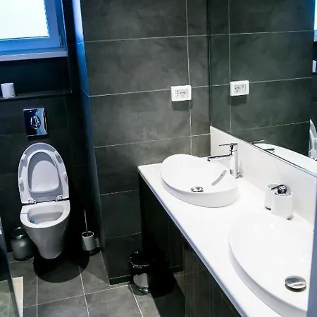 公寓 Big 2 Bedrooms Stylish Romana Square Downtown *