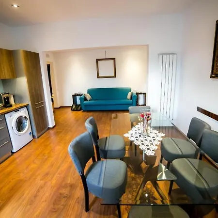 Big 2 Bedrooms Stylish Romana Square Downtown