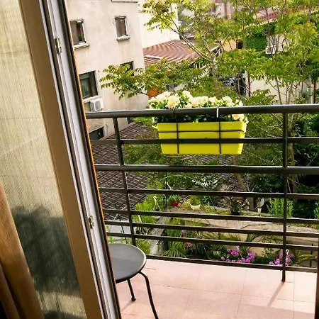 Big 2 Bedrooms Stylish Romana Square Downtown *