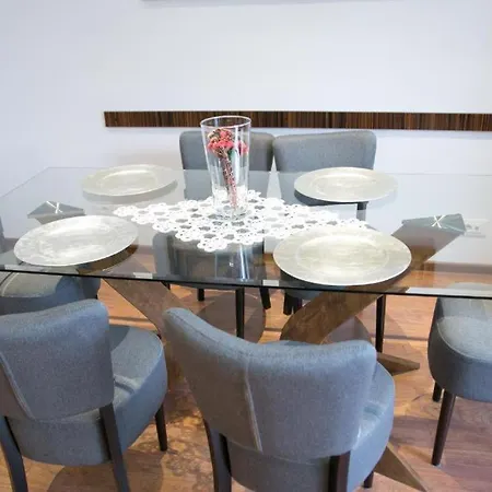 Big 2 Bedrooms Stylish Romana Square Downtown 부쿠레슈티