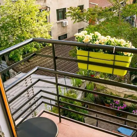 Big 2 Bedrooms Stylish Romana Square Downtown