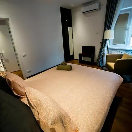 Big 2 Bedrooms Stylish Romana Square Downtown 부쿠레슈티